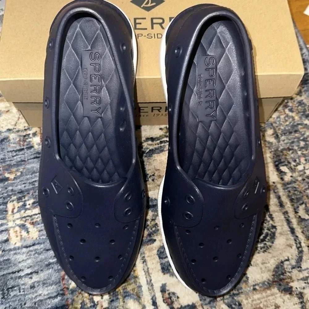 NWT SPERRY top sider Women’s navy AO float shoe size 11m